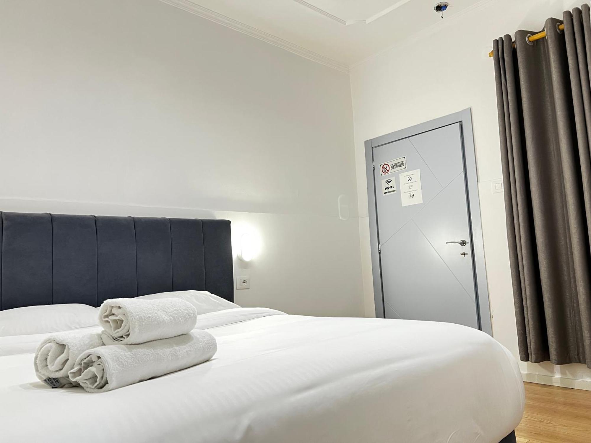 Tirana Square Hotel Kültér fotó